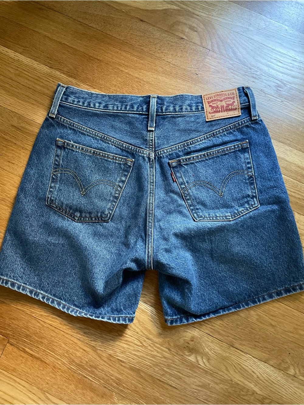 Levi's Women's Blue Denim Jean Shorts - Picture 2 of 6